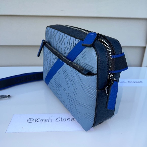 Michael Kors Crossbody Cooper Utility Bag MK Signature Stripe Chambray - Picture 4 of 12